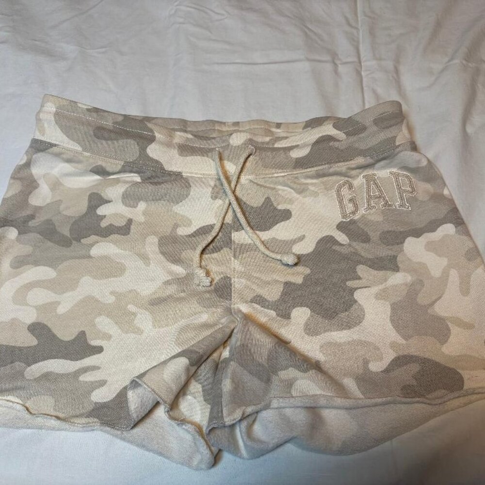 GAP WOMENS MEDIUM CAMO DRAWSTRING SHORTS